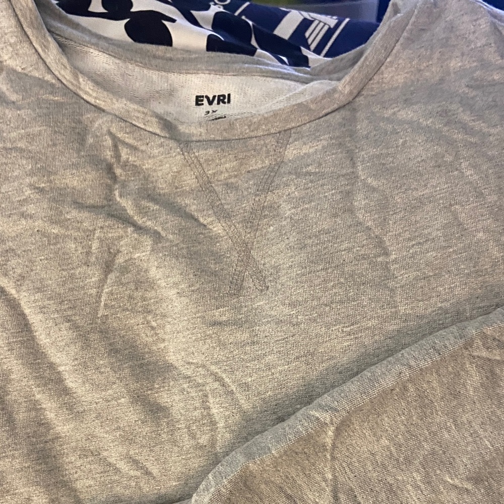 EVRI Women’s Heather Gray Long-Sleeve Crewneck Sweatshirt